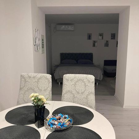 Apartment Centar Of City โมสตาร์ ภายนอก รูปภาพ
