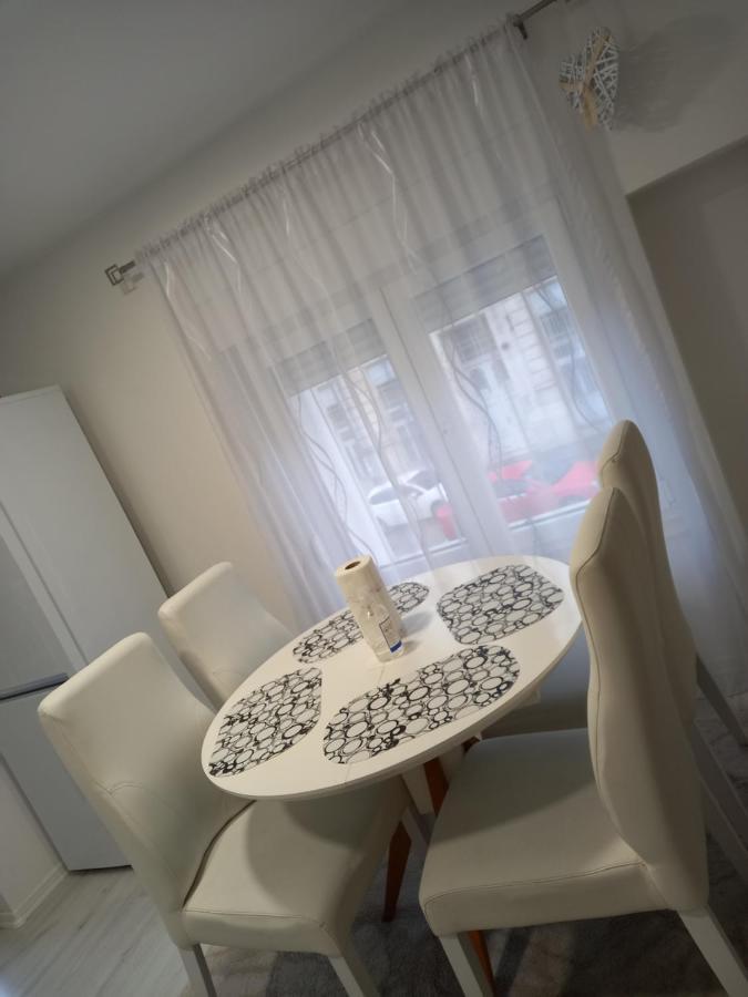 Apartment Centar Of City โมสตาร์ ภายนอก รูปภาพ